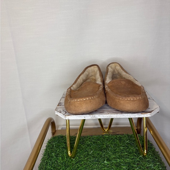 UGG Brown Suede Slippers Size 8 - Picture 4 of 10